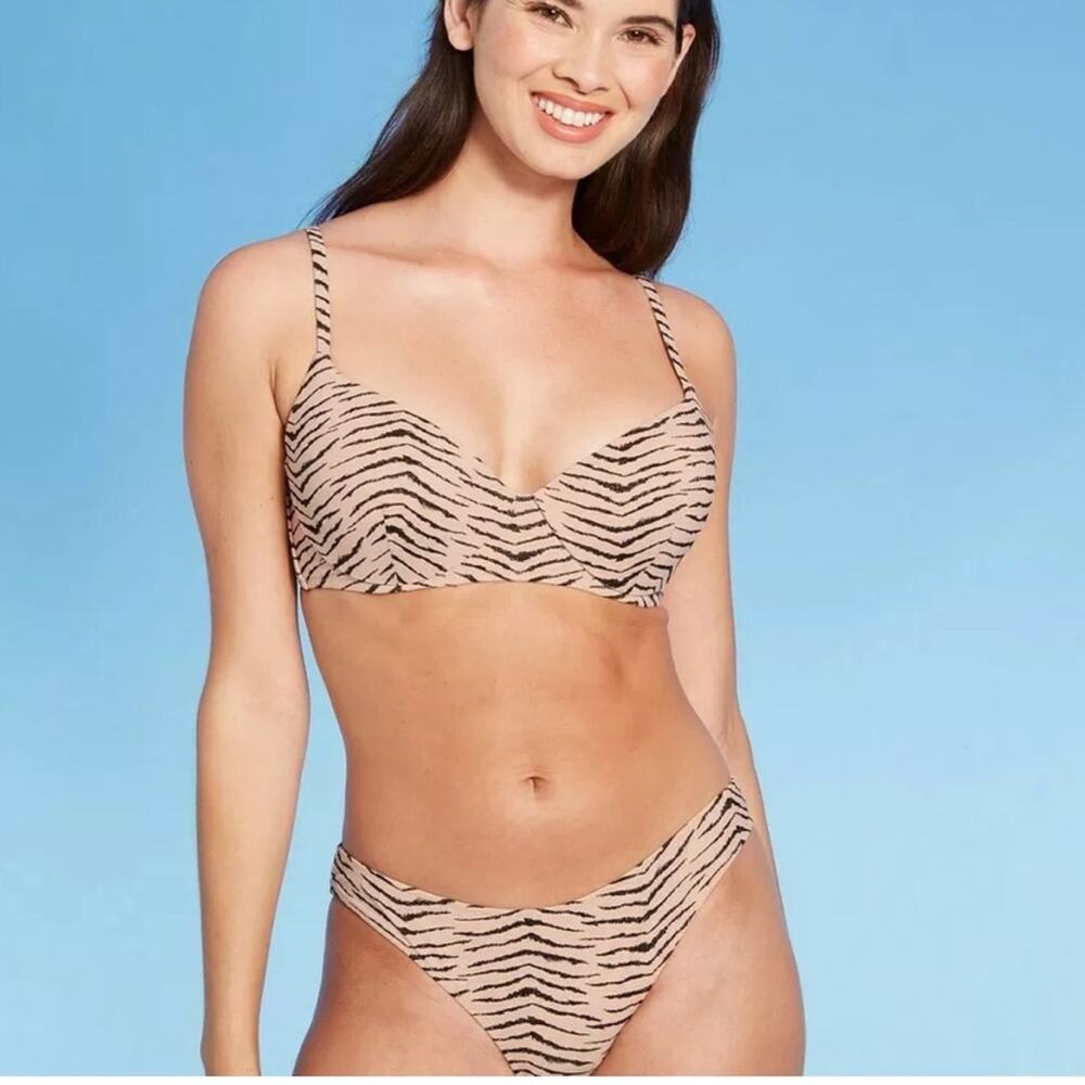 Shade and Shore Women’s Animal print bikini tiger light lift bralette & bottoms